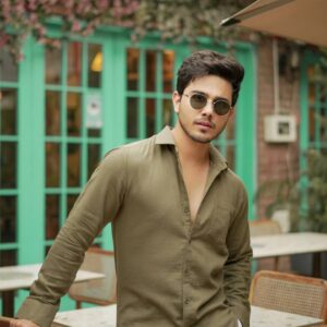 Earth green regular fit shirt